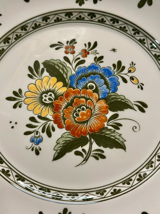 Villeroy & Boch Discontinued Alt Amsterdam 4 Dinner Plates and 2 Small Bowls Set - Picture 2 of 11